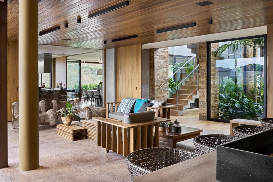 Дом в бразильском стиле