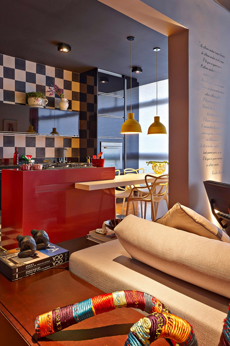 Яркий интерьер квартиры