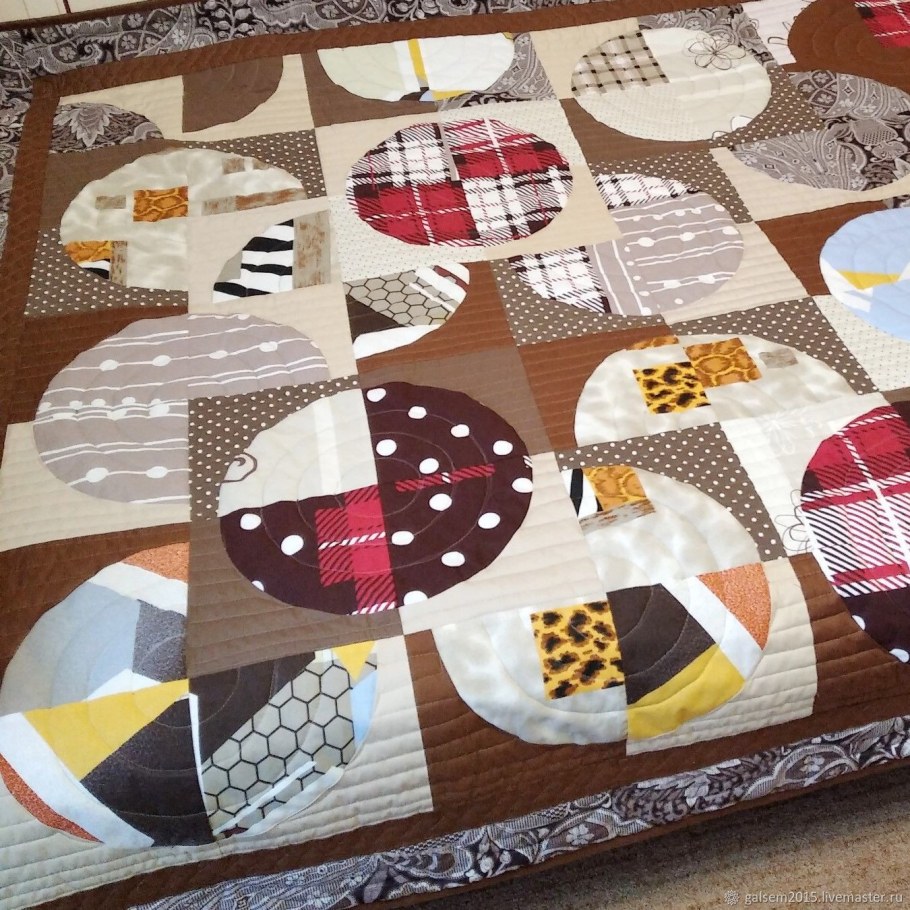 Стеганое покрывало лоскутное