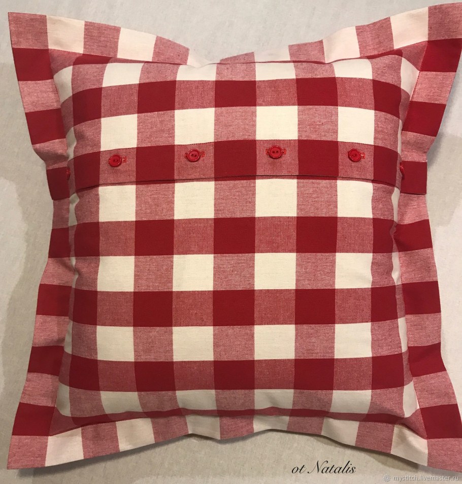Клетчатая подушка