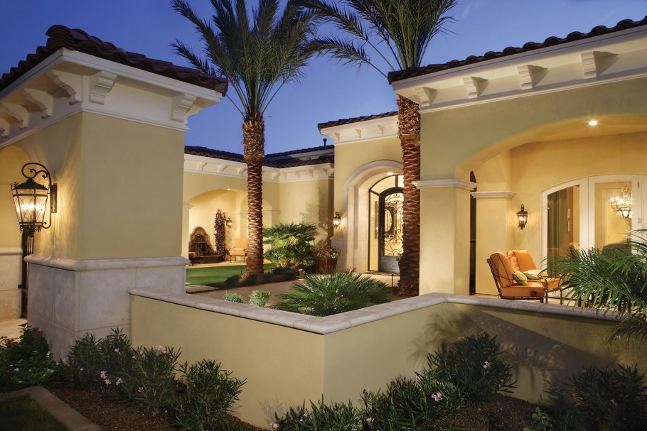 Вилла в испано-мавританском стиле