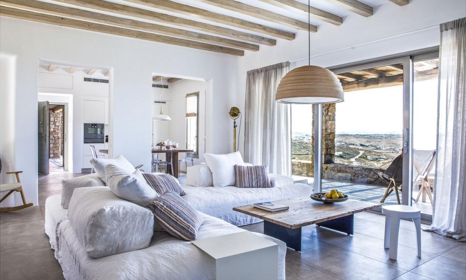 Зимняя веранда с камином