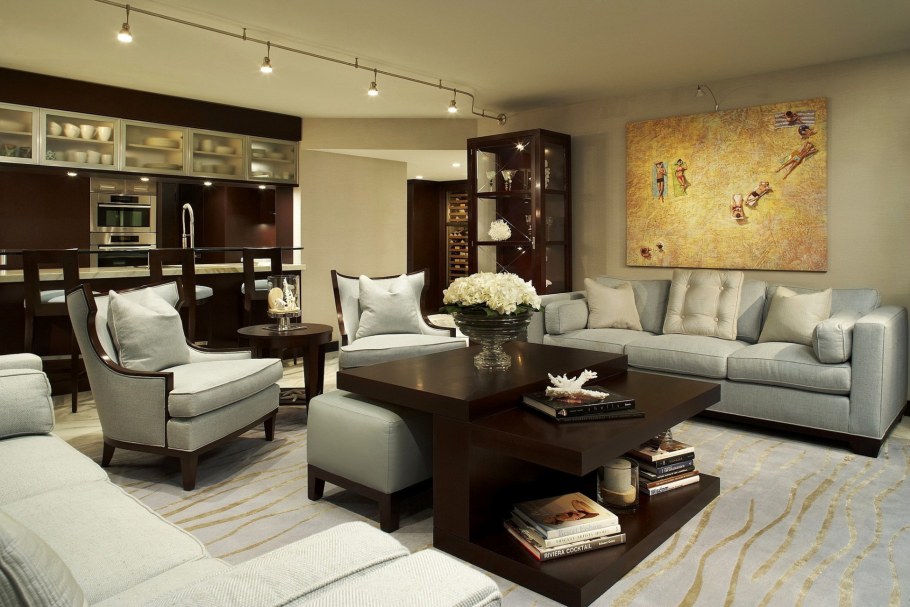 Дизайнерский диван в гостиную