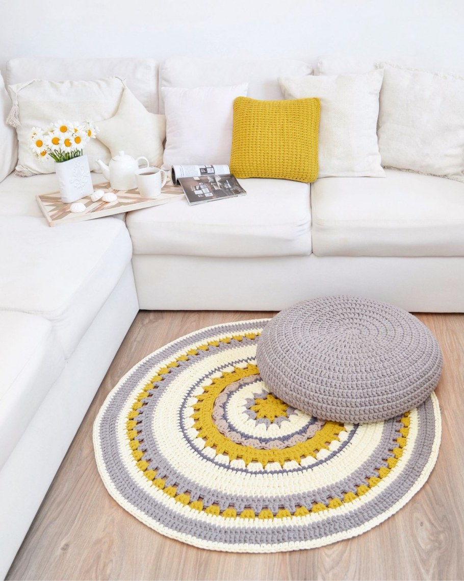 Круглый вязаный ковер