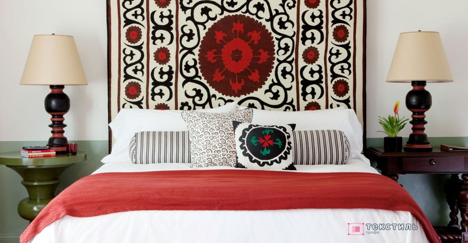 Ковер на стену современный интерьер над кроватью