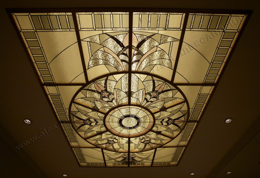 Потолочный витраж классика