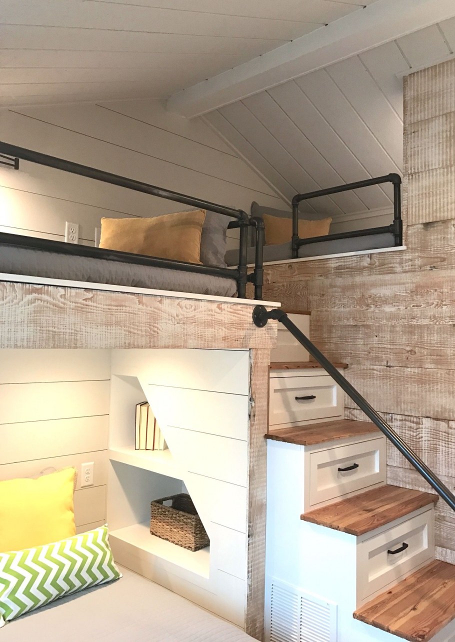 Антресоль в комнате