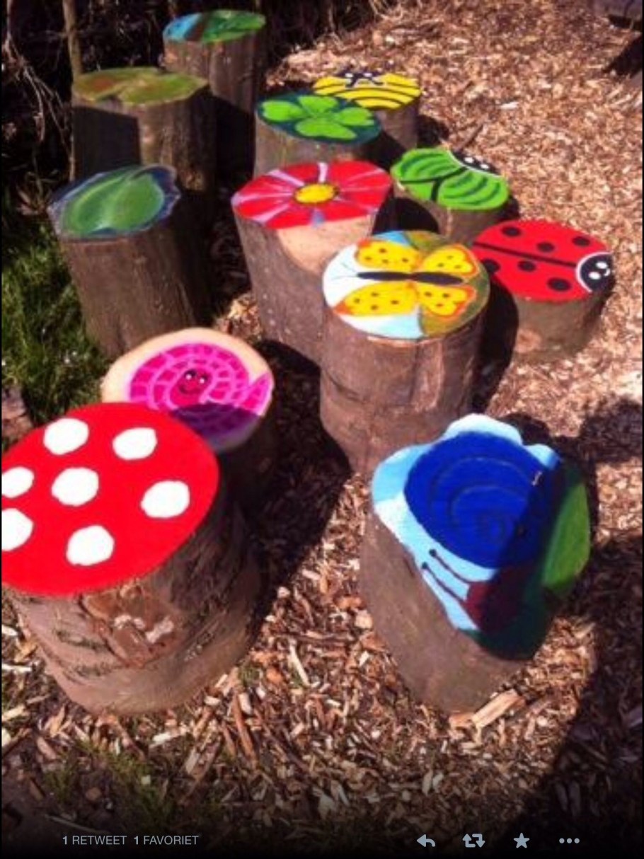 Украшение пеньков в детском саду