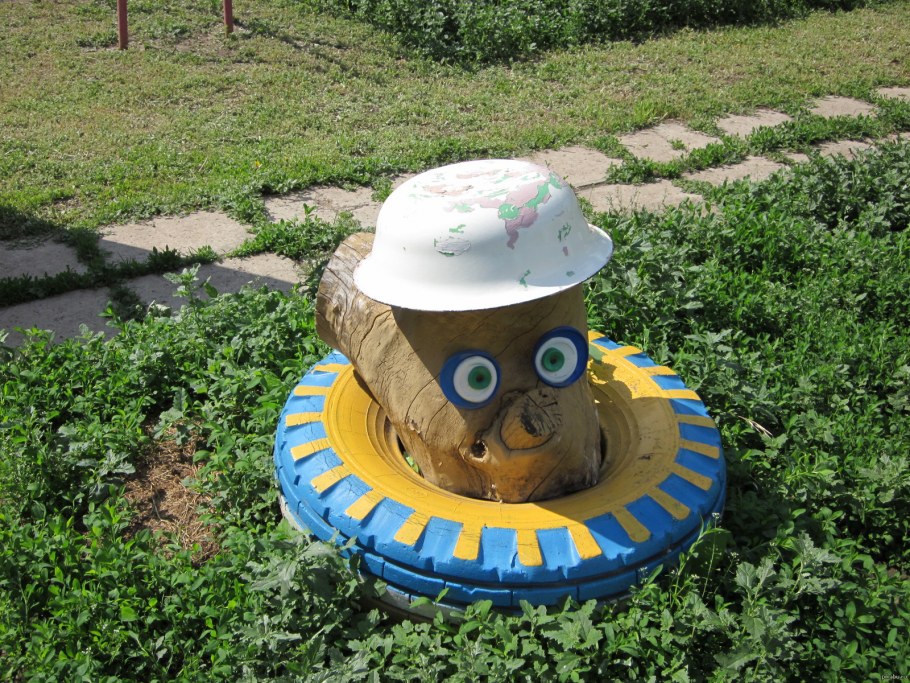 Горка из бревен