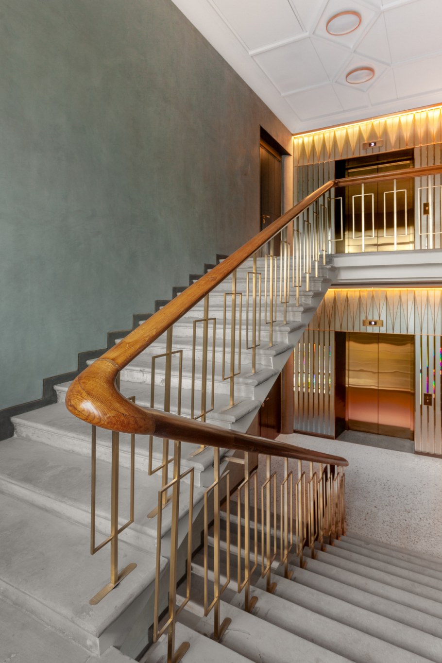 Литые перила для лестниц