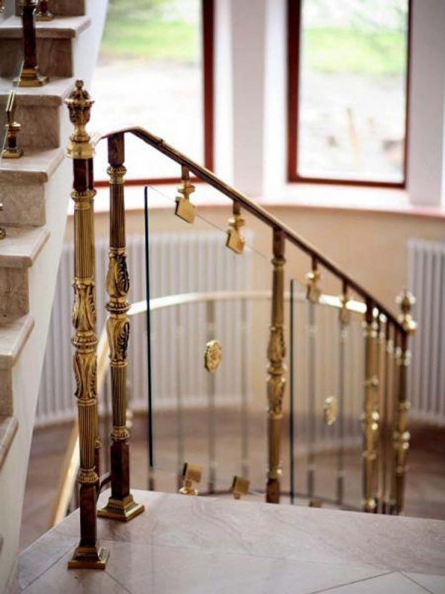 Металлические поручни и балясины