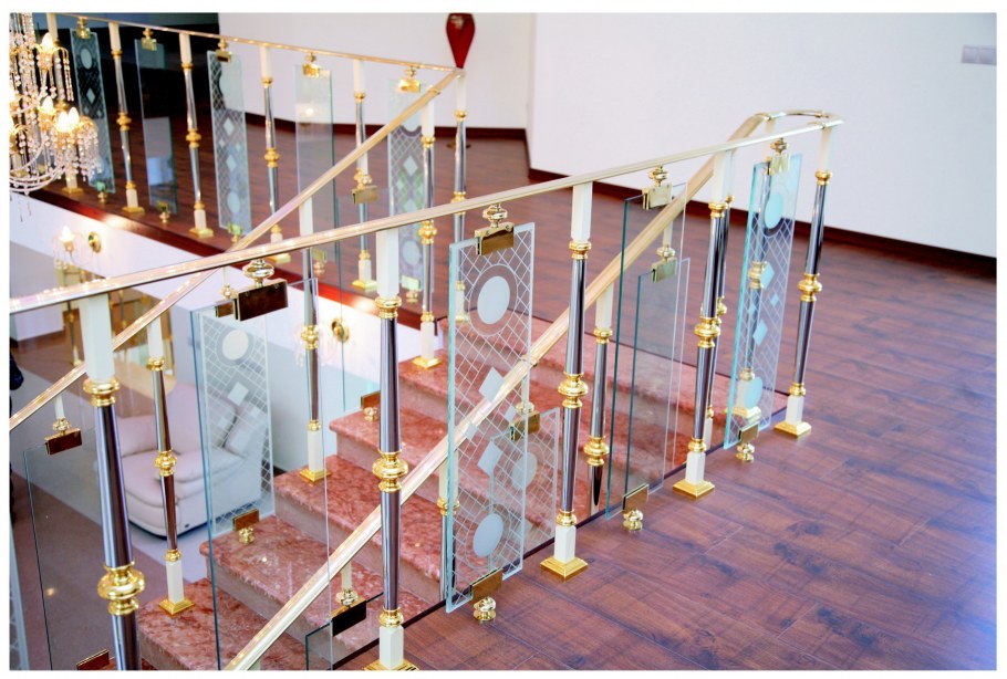 Перила из мрамора для лестницы