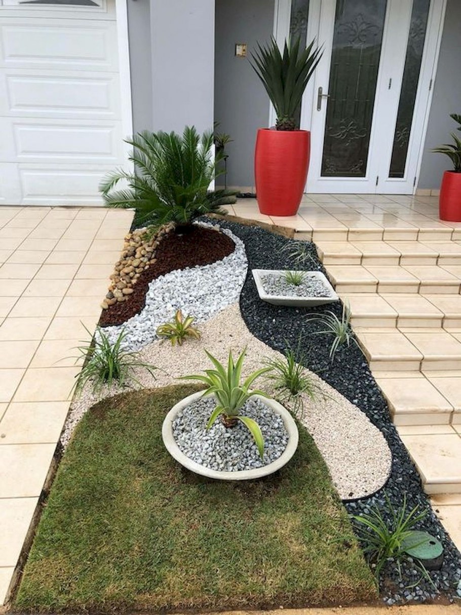 Клумба с гравием