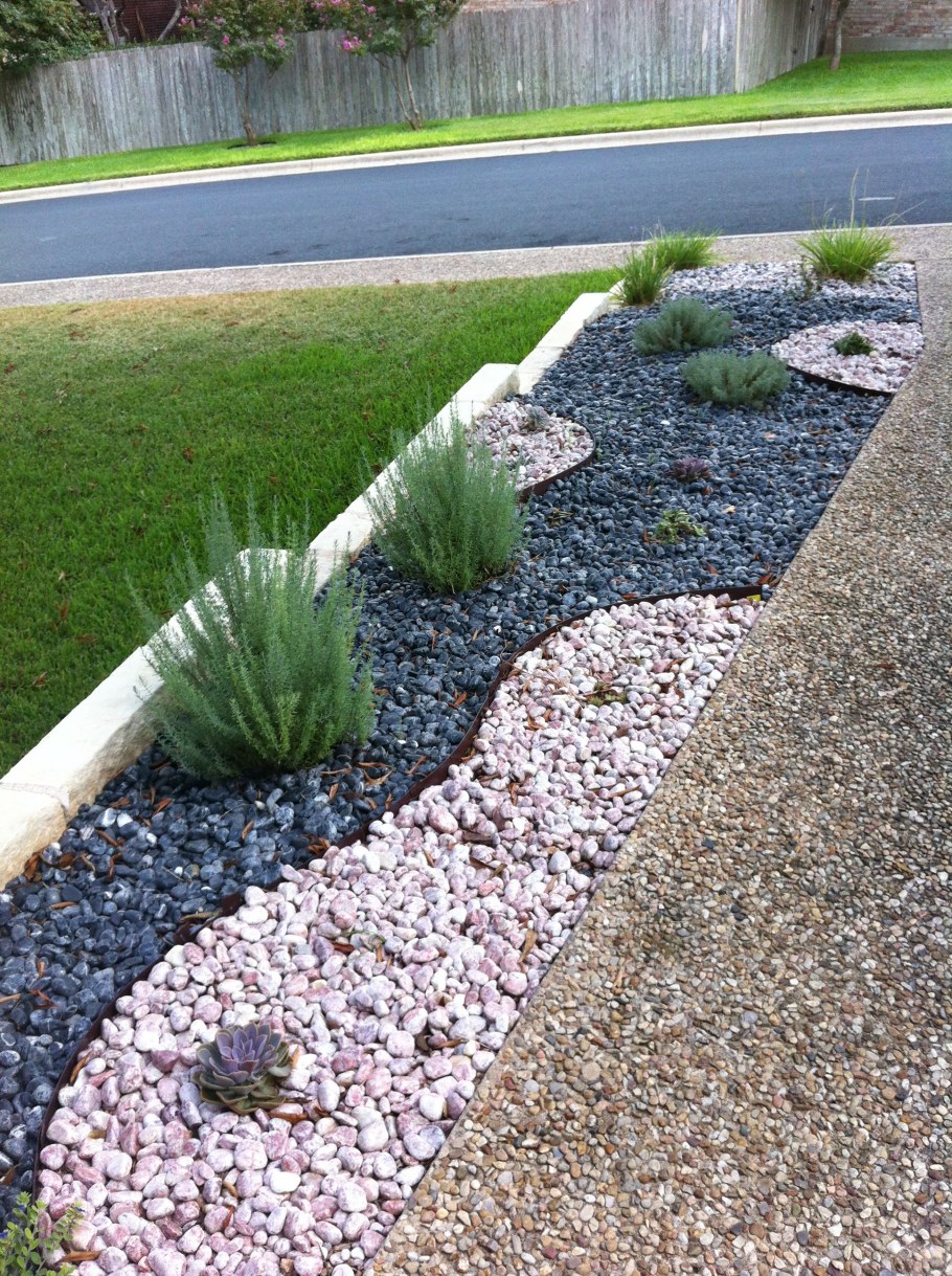 Мульчирование гранитной щебенкой