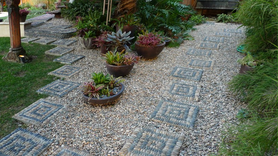 Садовые дорожки с Галькой