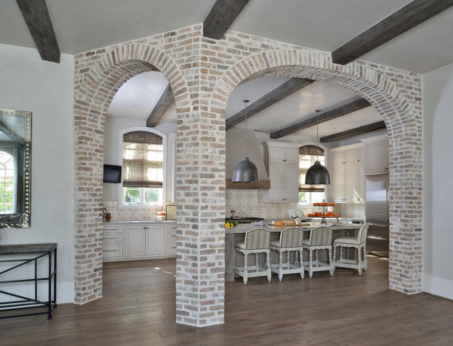 Отделка арки декоративным кирпичом