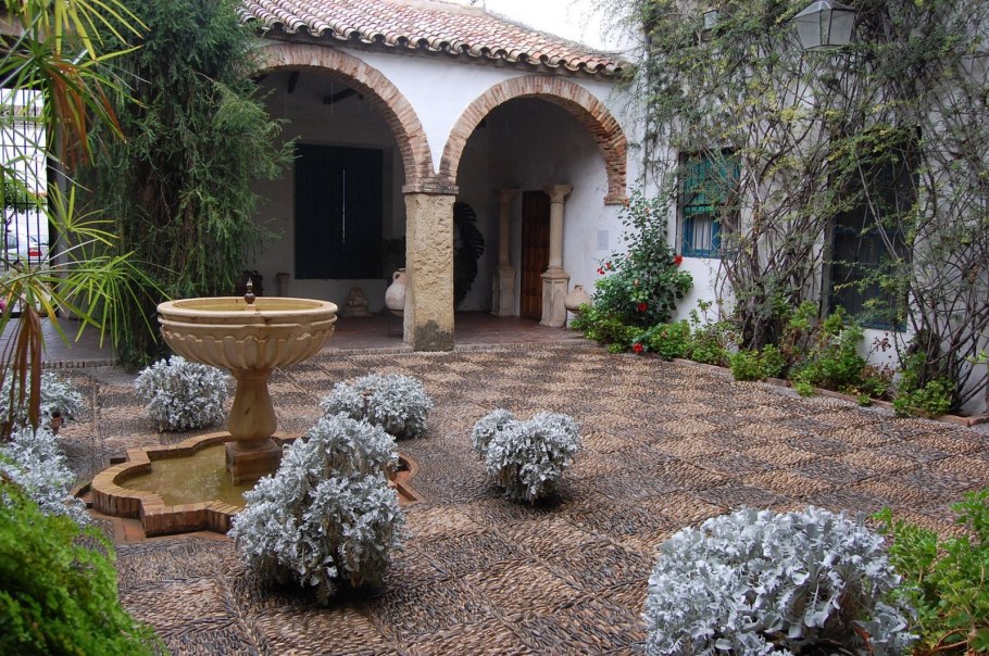 Сады испано-мавританский стиль бассейн