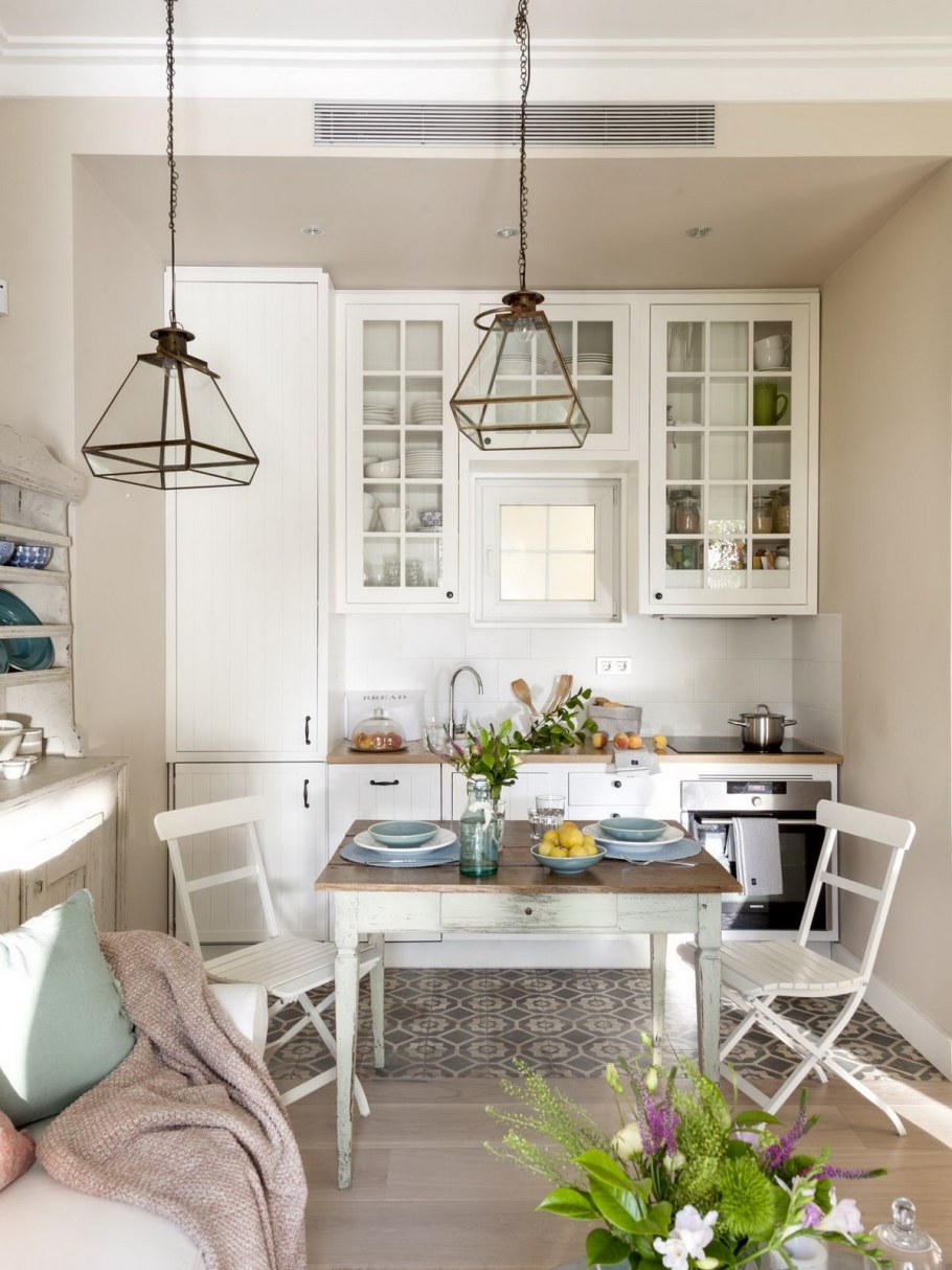 Скромный интерьер кухни