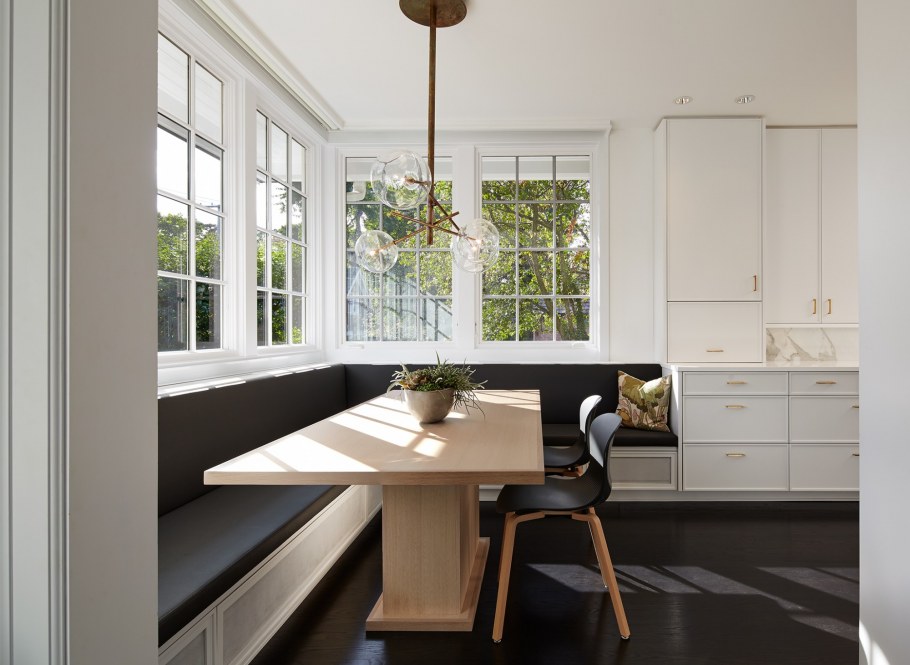 Подоконник с барной стойкой