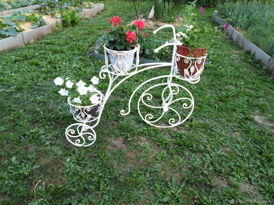 Декоративный велосипед для сада