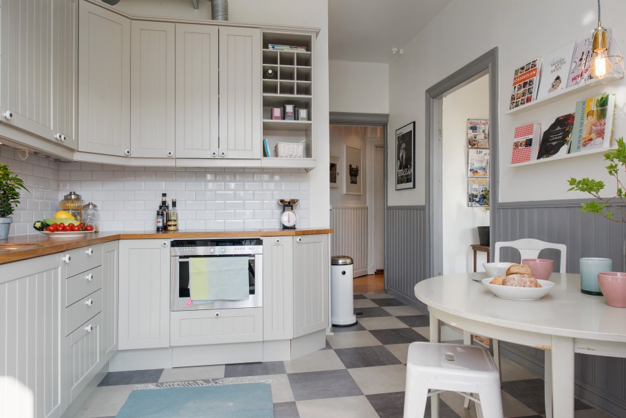 Маленькая угловая кухня в стиле Сканди