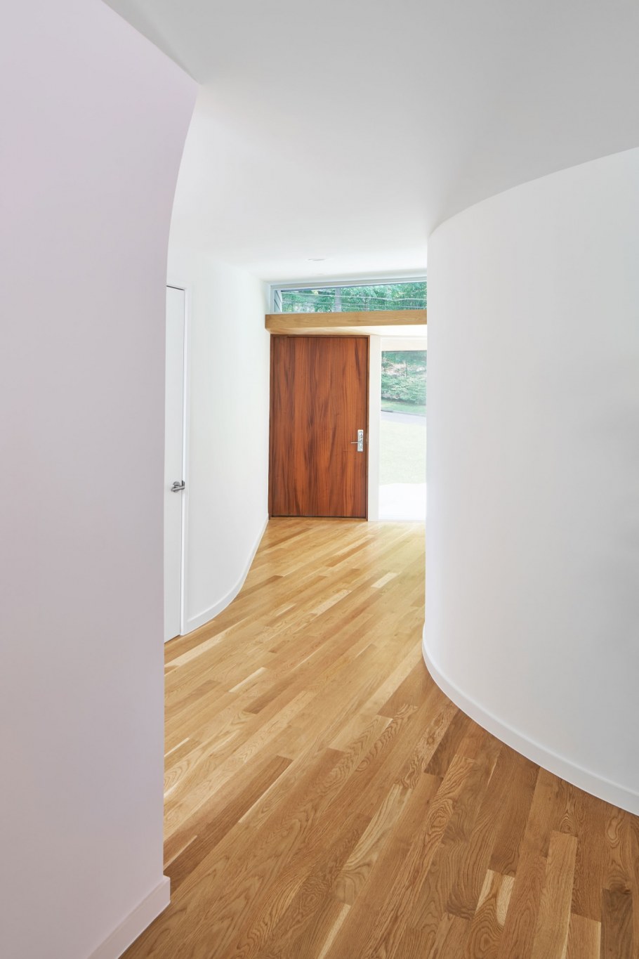 Круглая стена в интерьере