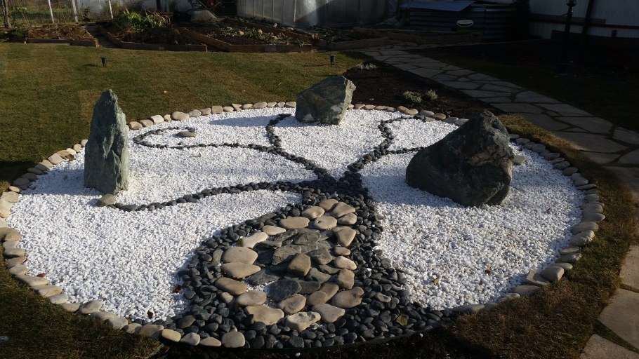 Композиция из камней