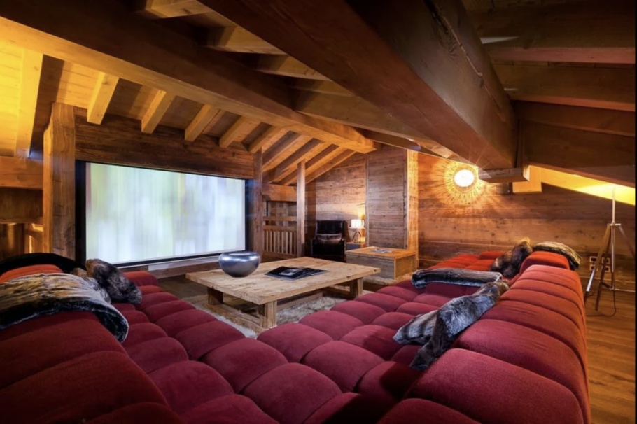 Домашний кинотеатр на мансарде