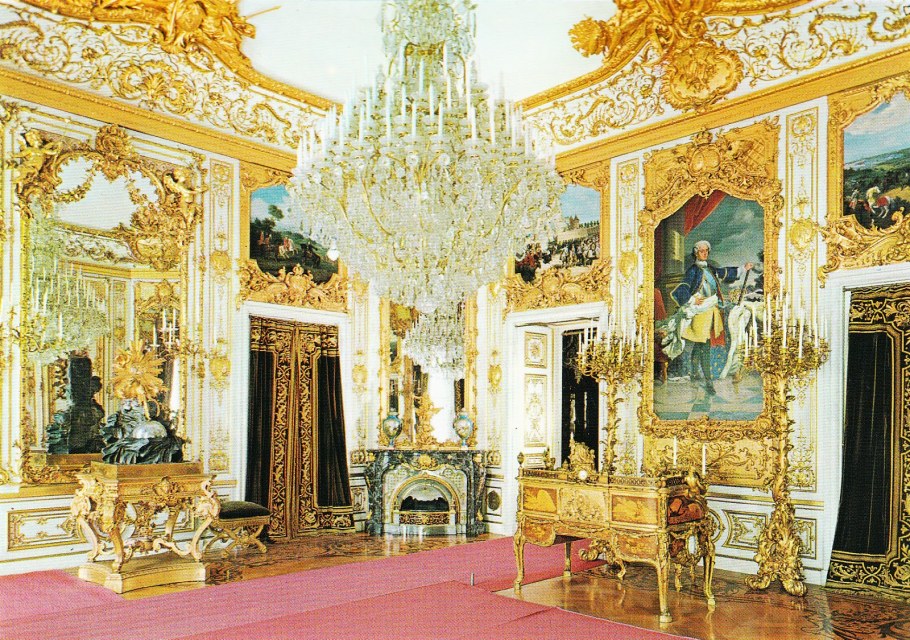 Версальский дворец в стиле рококо