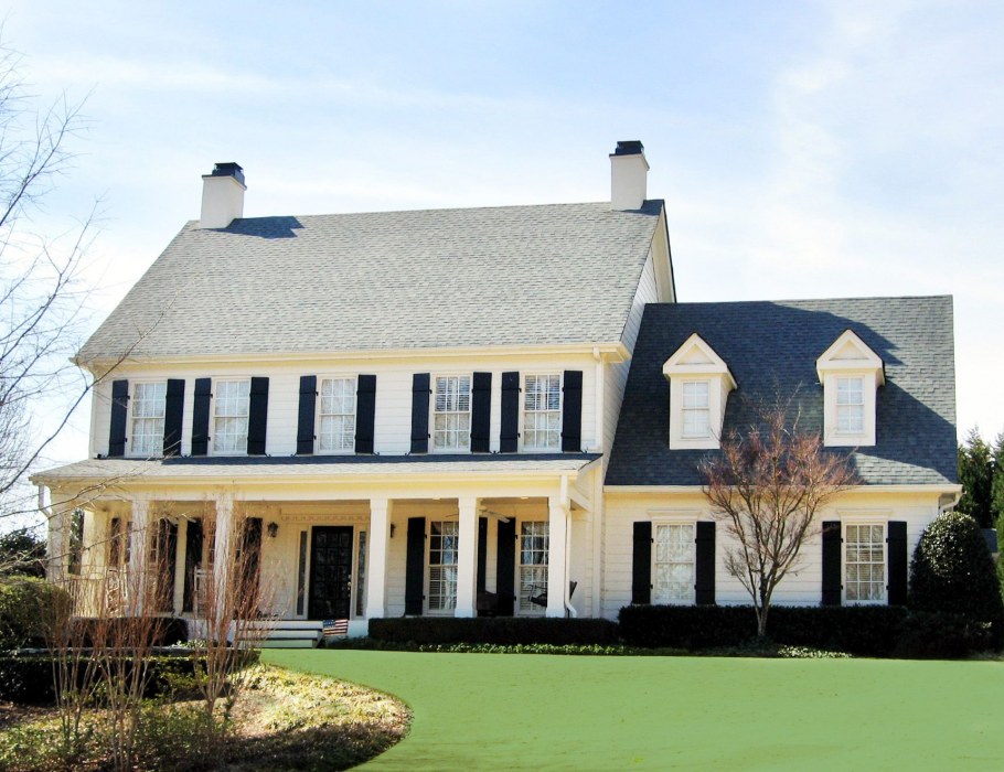 Американский дом в колониальном стил