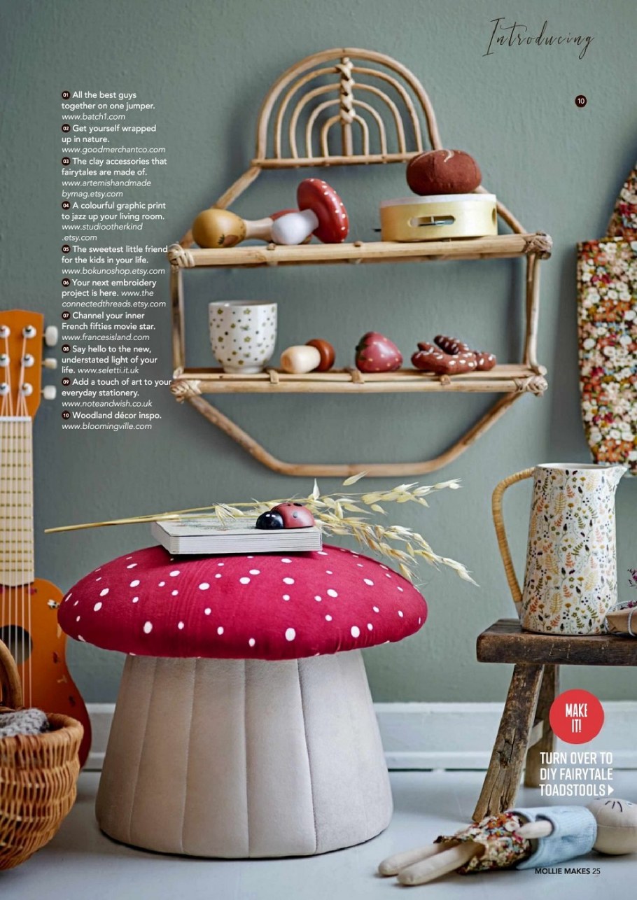 Вязаный декор на стену