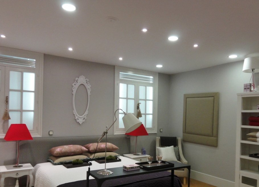 Потолочные светильники в интерьере