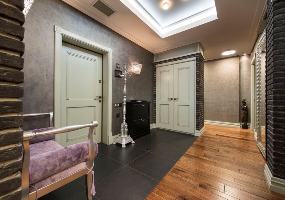 Коридор в сером цвете