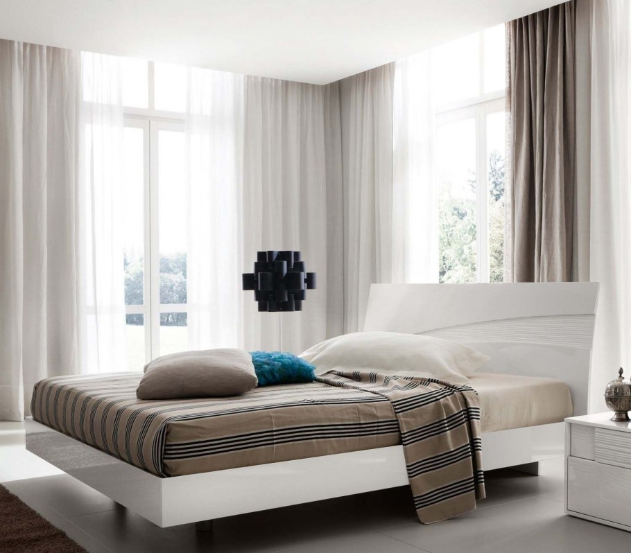 Шторы на угловое окно в спальню