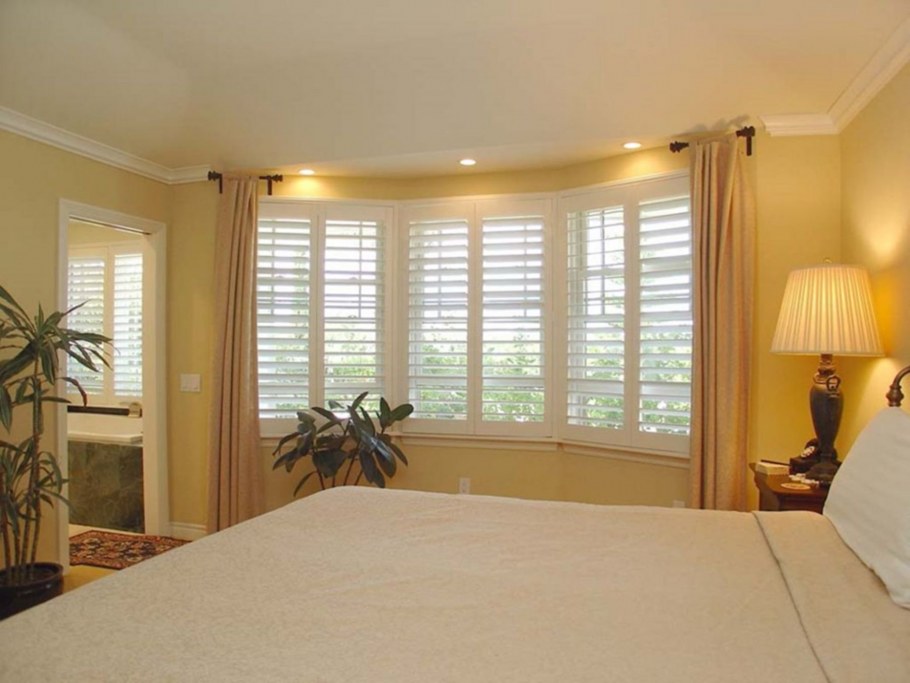 Шторы в светлую спальню