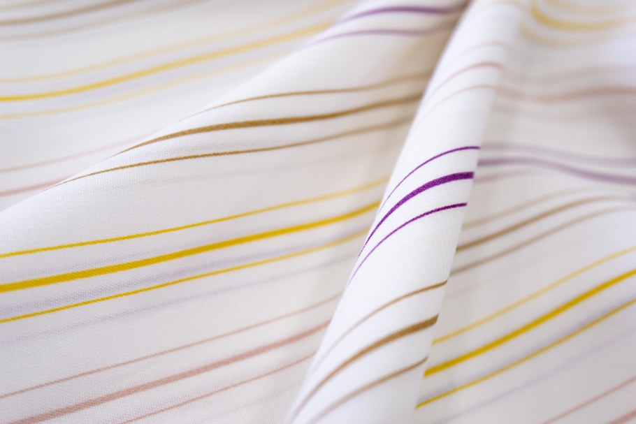 Ткань в тонкую полоску