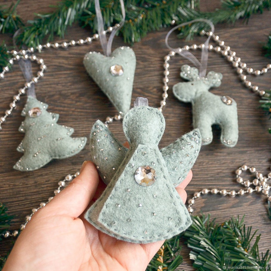 Объемная игрушка на елку