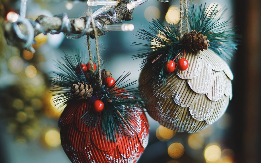 Елочная игрушка своими руками