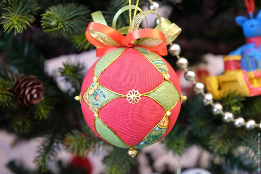 Фонарик новогодний на елочке