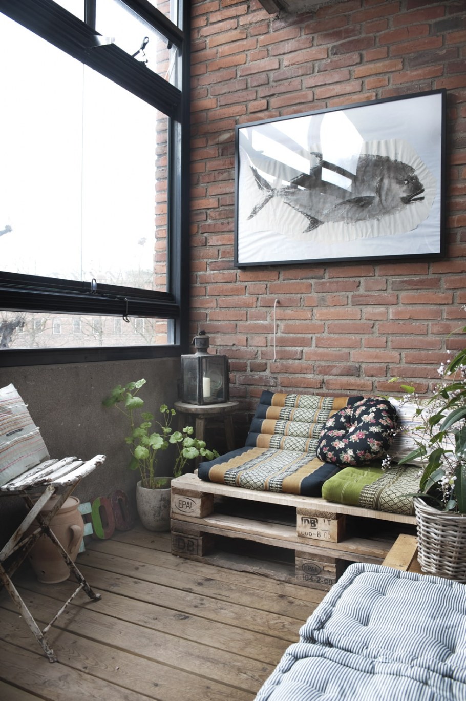 Балкон в стиле лофт