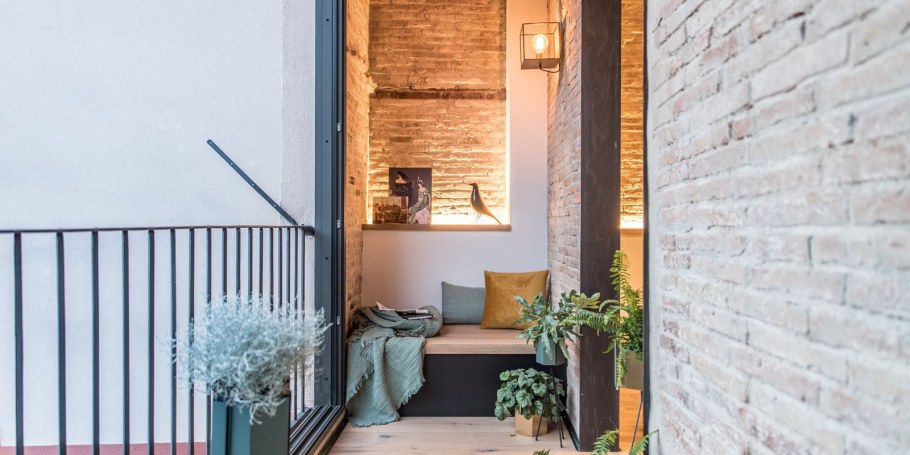 Красивый декоративный балкон