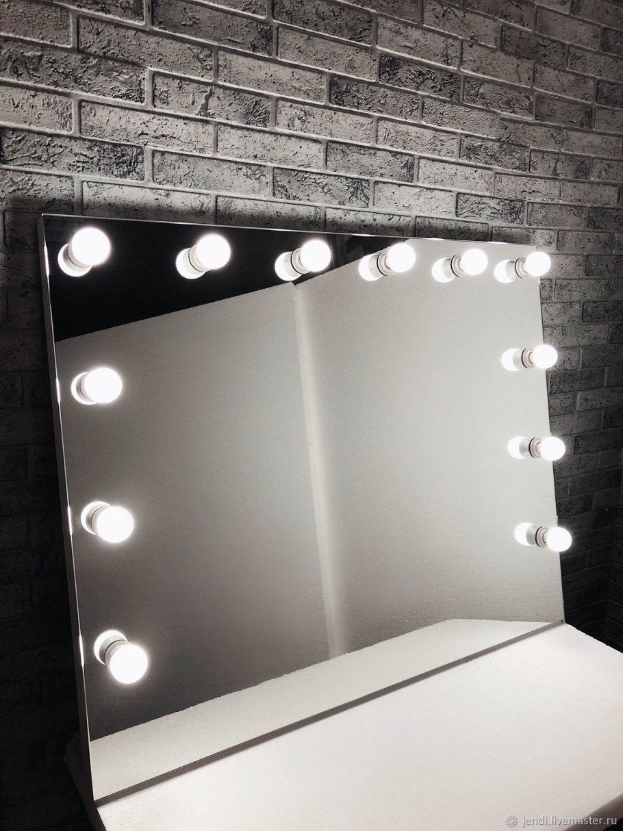 Зеркало гримерное 80/80 12 ламп