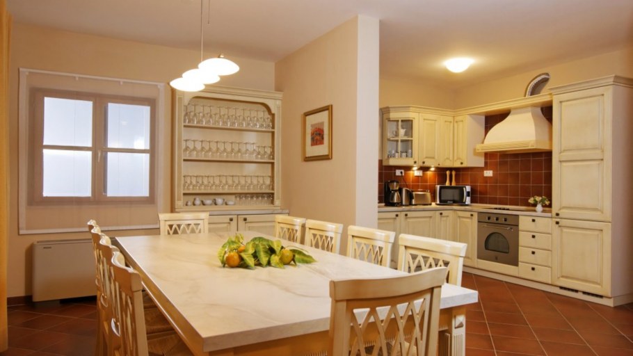 Обустроить кухню и столовую в частном доме