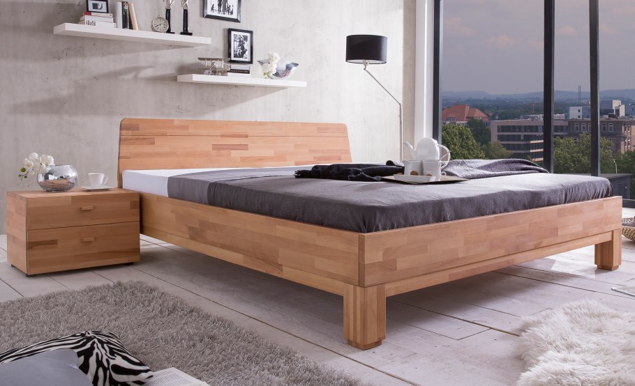 Минималистичная кровать