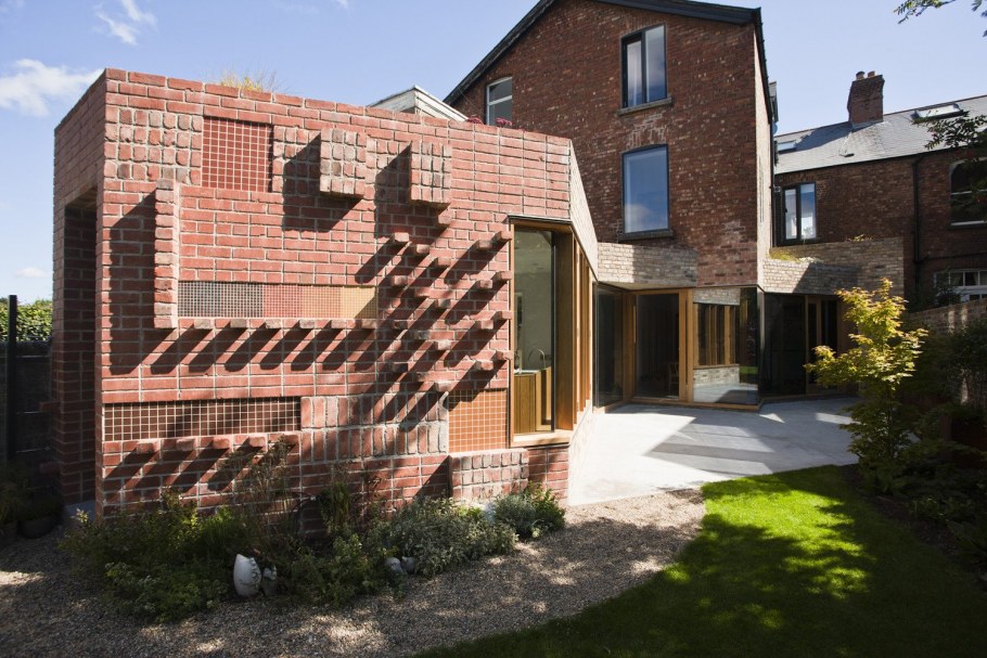 Необычные фасады из кирпича