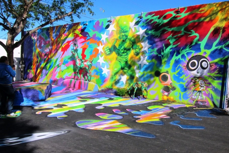 Уличная стена для рисования