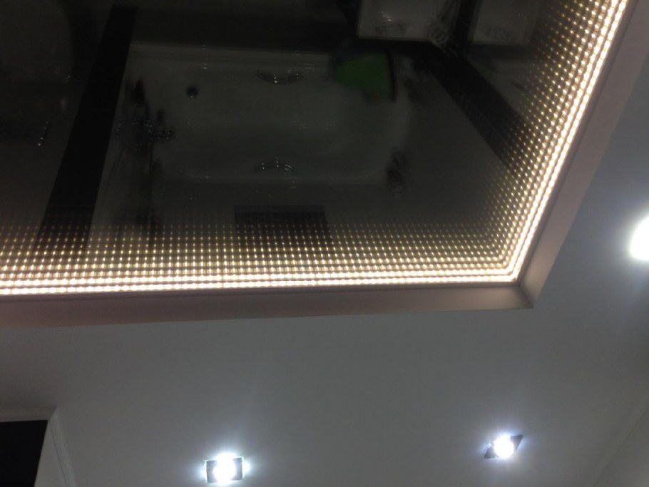 Натяжной потолок с эффектом бесконечности