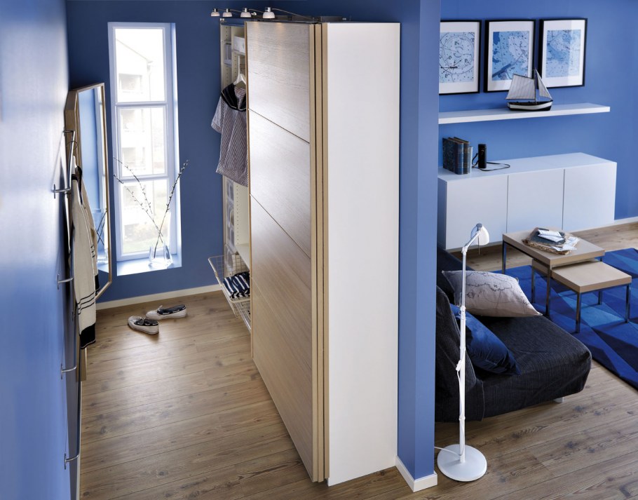 Шкаф ПАКС БЕРГСБУ икеа в прихожей