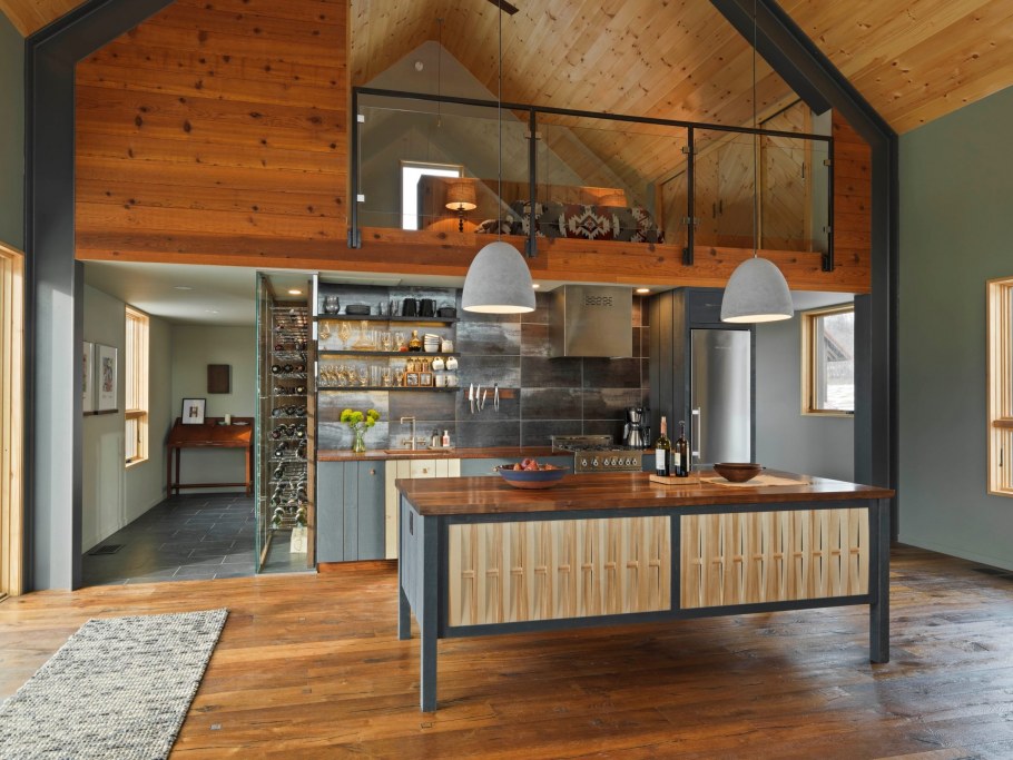 Дом в стиле амбара Barn House