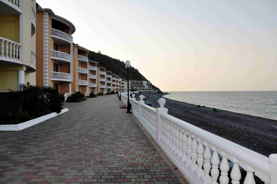 Рыбачье Крым эллинги на берегу моря